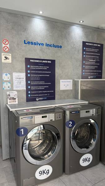 Laverie moderne à Narbonne avec lessive intégrée 