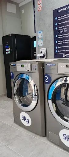 Laverie automatique avec lessive hypoallergénique et programmes linge bébé à Narbonne